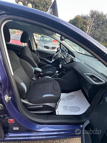 
								Peugeot 208 1.2 VTi 82 CV 5 porte Allure full									