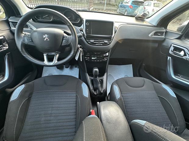 
								Peugeot 208 1.2 VTi 82 CV 5 porte Allure full									
