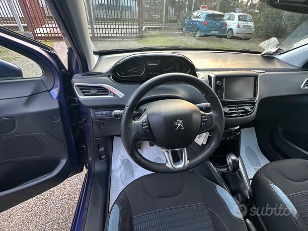 
								Peugeot 208 1.2 VTi 82 CV 5 porte Allure full									