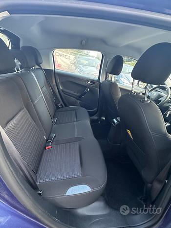 
								Peugeot 208 1.2 VTi 82 CV 5 porte Allure full									