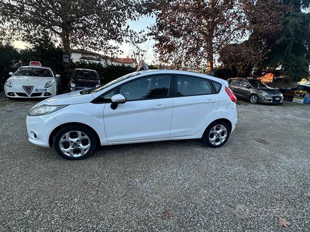 
								Ford Fiesta 1.2 60CV 5p. Tit. full									
