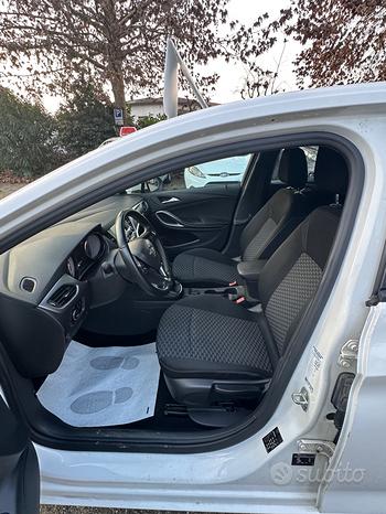 
								Opel Astra 1.4 Turbo 140CV 4 porte GPL Tech Advanc full									