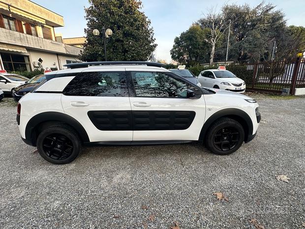 
								Citroen C4 Cactus PureTech 82 Shine full									