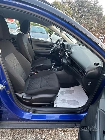 
								Hyundai Bayon 1.0 T-GDI Hybrid 48V iMT XClass full									
