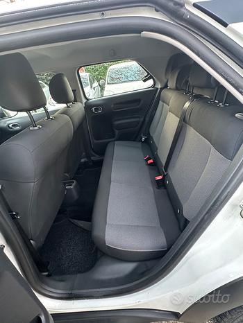 
								Citroen C4 Cactus PureTech 82 Shine full									