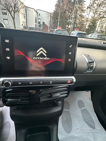 
								Citroen C4 Cactus PureTech 82 Shine full									